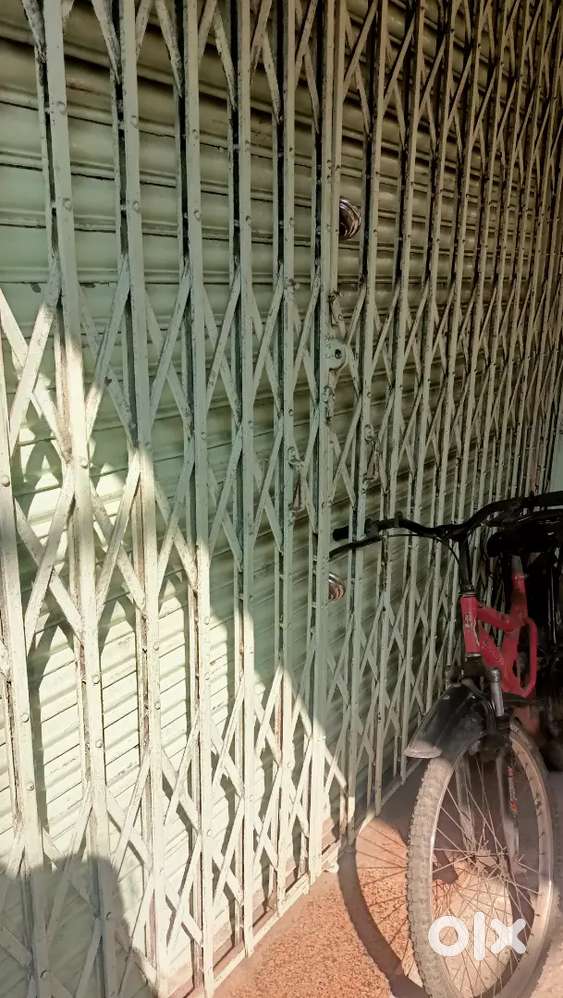Burra bazar near Ganesh takis  Shop for rent