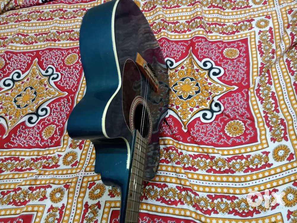 Givson guitar with truss rod