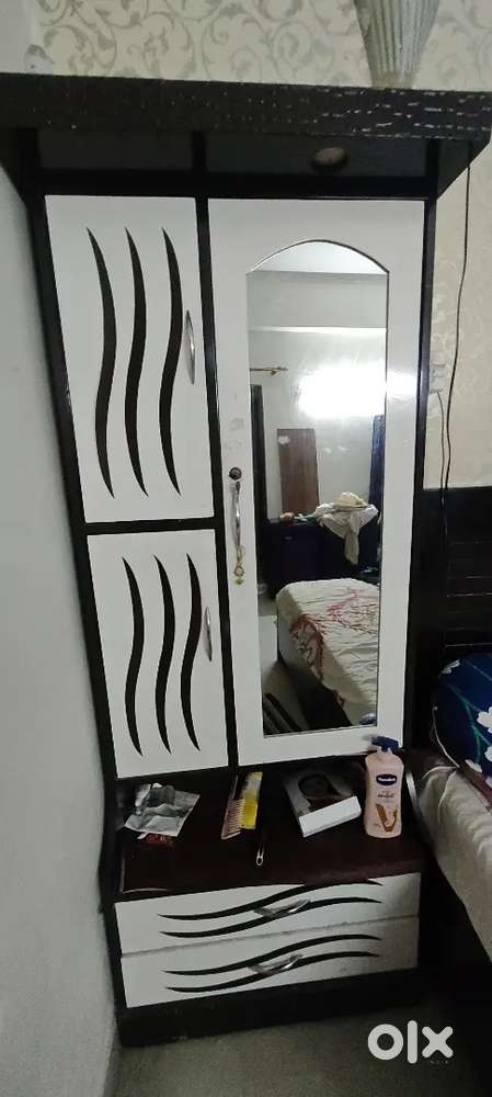 DRESSING TABLE
