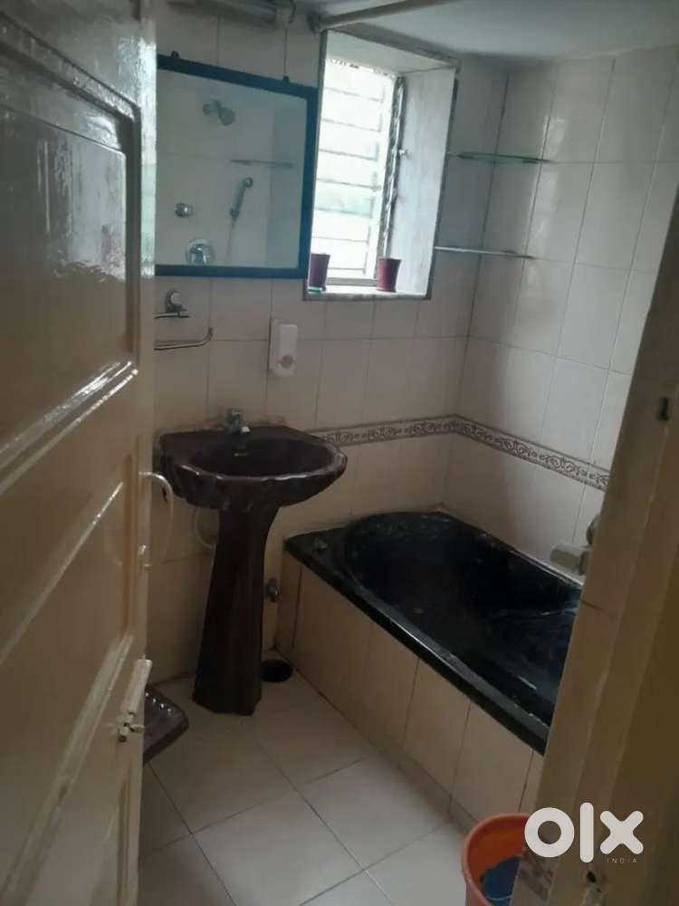 Available pg accommodation in chembut tilak nagar furnished twin shari