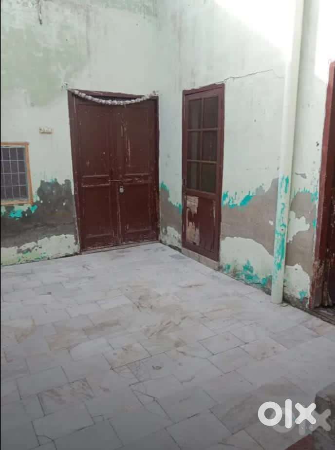 All good condition house 1045ft 2bedroom 1bathroom 1kitchen 1store