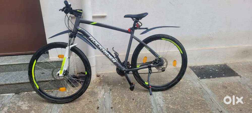 Between Rock Rider St 520 mountain bike
