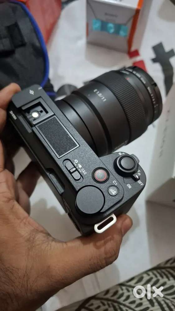 SONY ZV-E10-MARK 2 WITH 11MM 1.8 LENS AND REMOTE