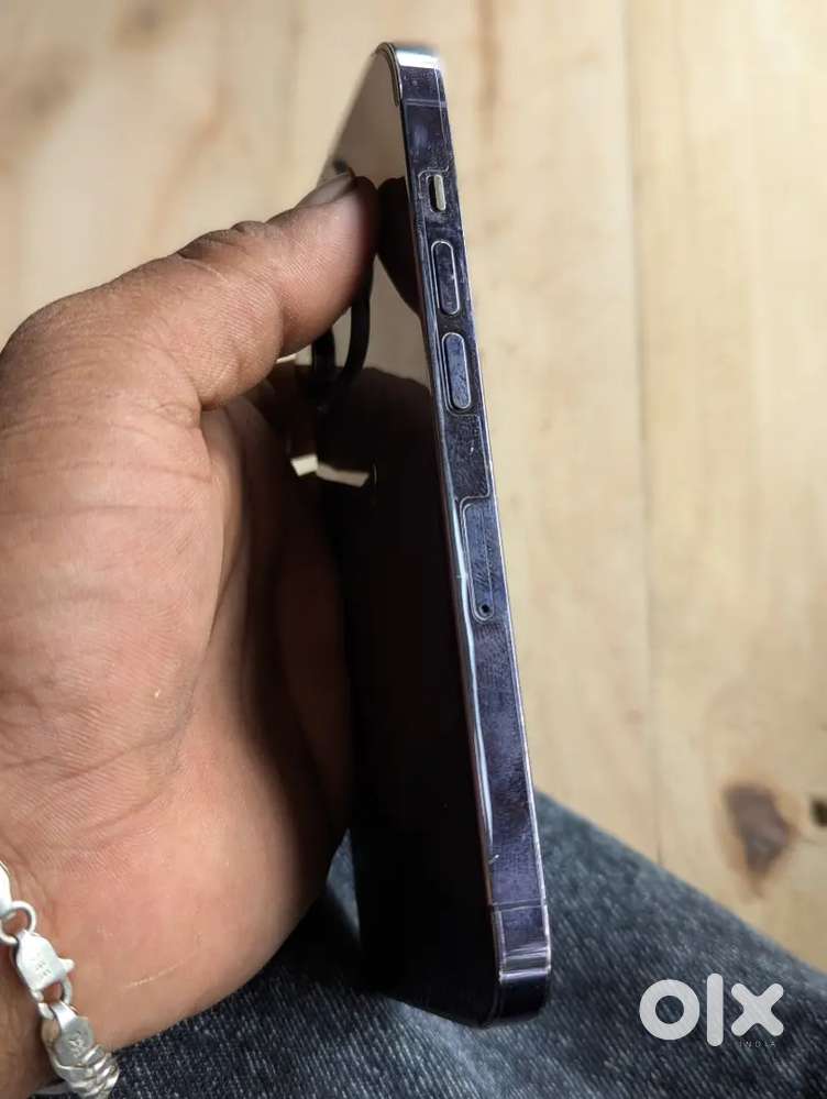 iPhone 17 lena he