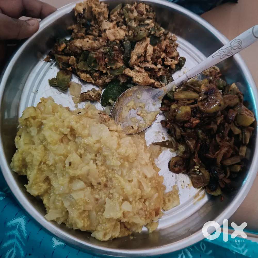 Only 3peoples cokking morning 8:30to afternoon 1:00clk