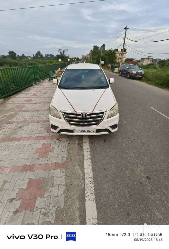 Toyota Innova 2009-2011 2.0 G4 Petrol 8-seater, 2012, Diesel