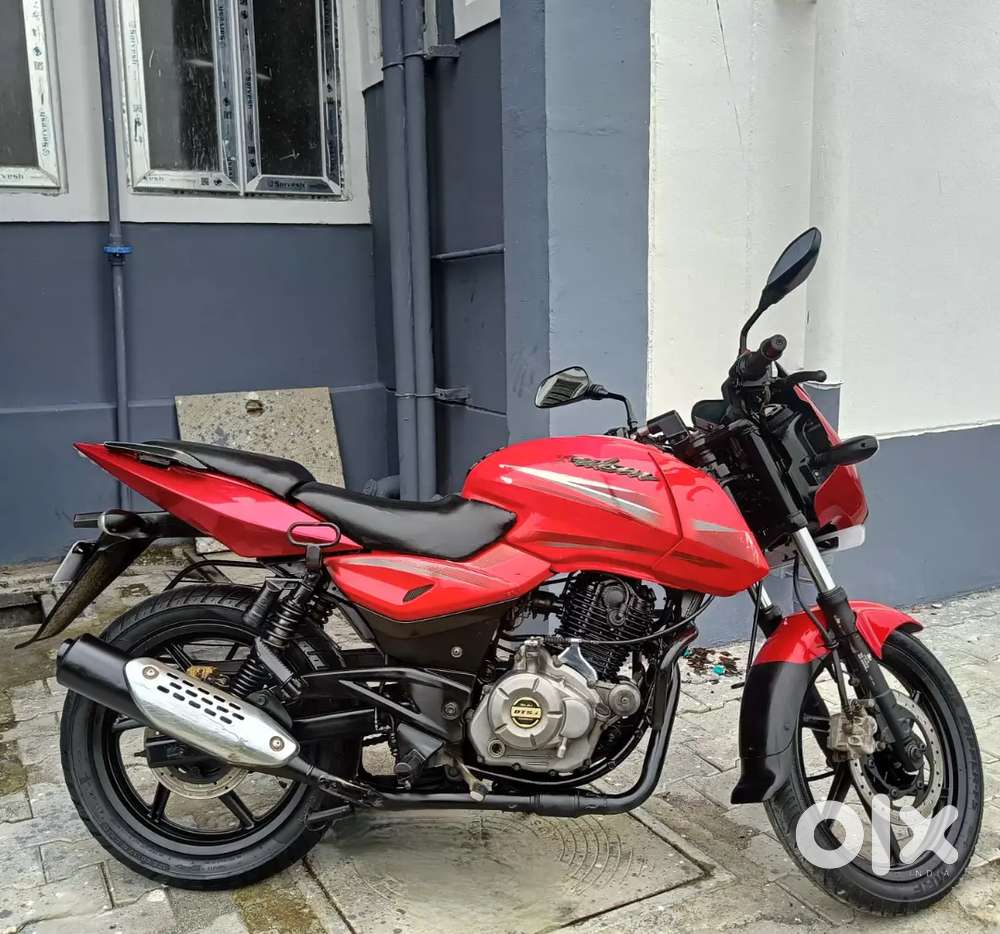 Superb Bajaj Pulsar 180 double disc Model !!