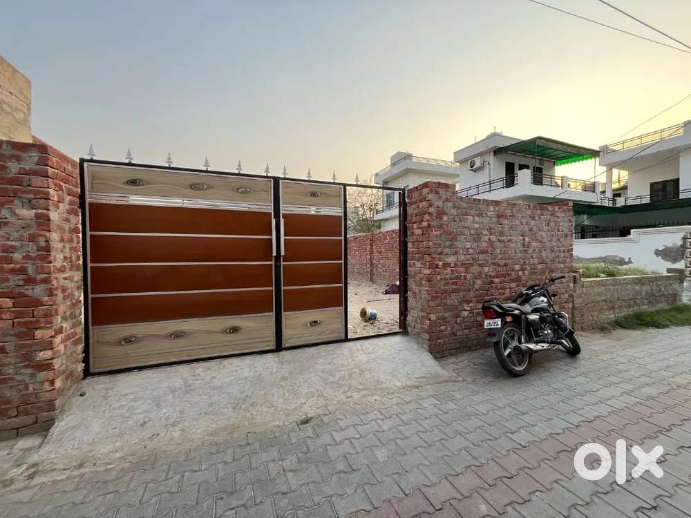 Plot for sale 304 gajj