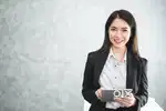 Anchoring and Dijital marketing  female
