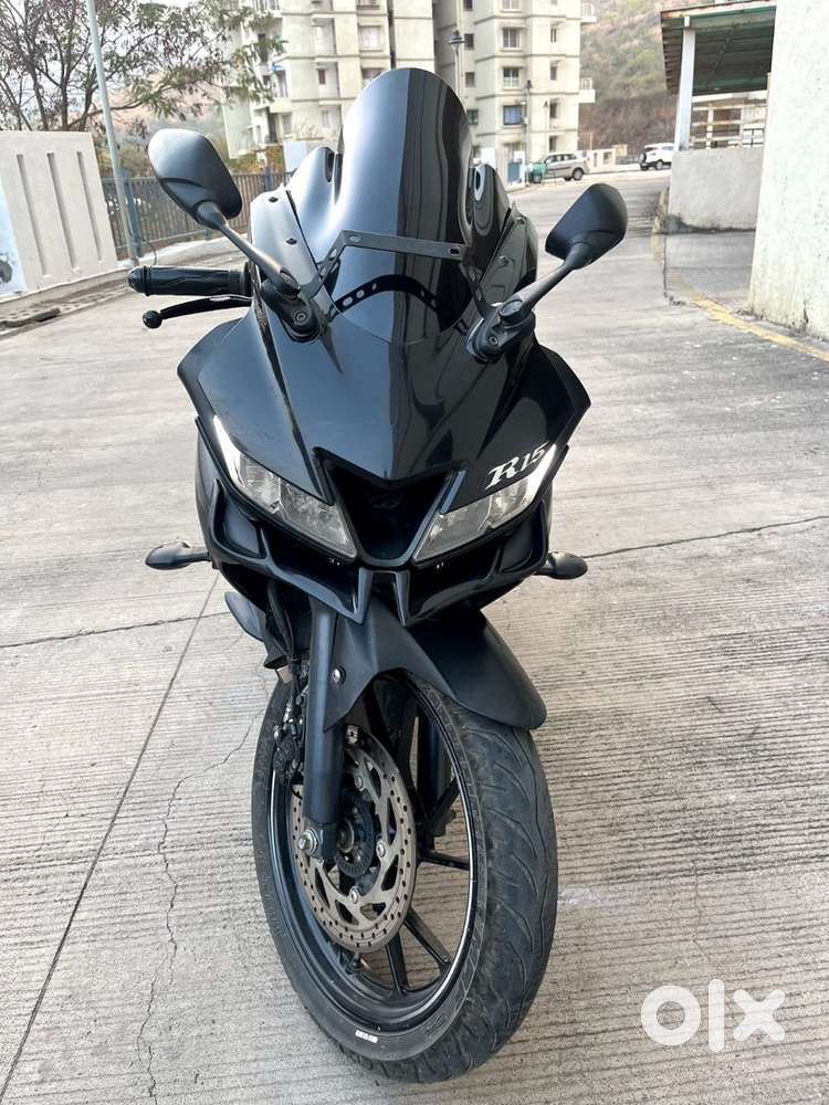 R15 V3 black