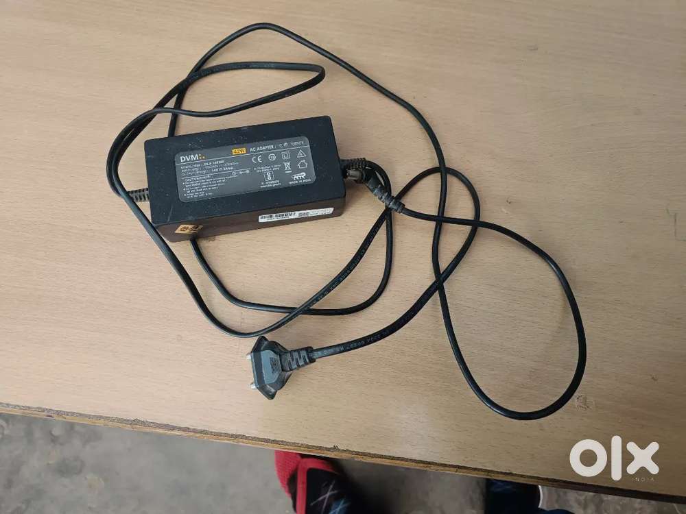 Sumsung monitor 18 inch with 42 W AC Adapter