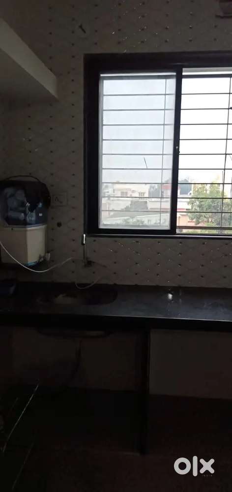 1 Room, kitchen, hot water, in washroom for college Girls