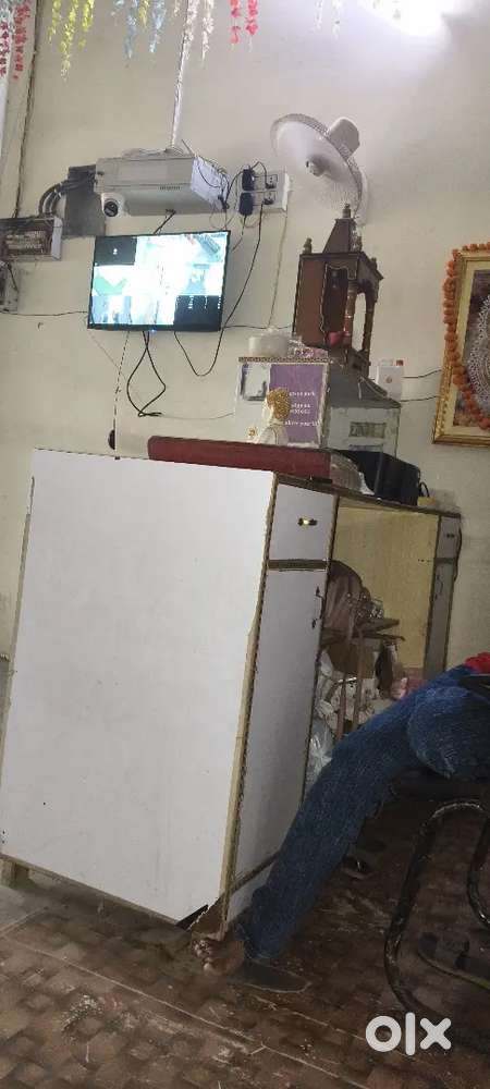 Hotal night reception and house kipping job