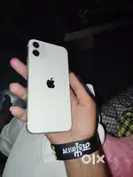 iPhone 11 / 128 GB
