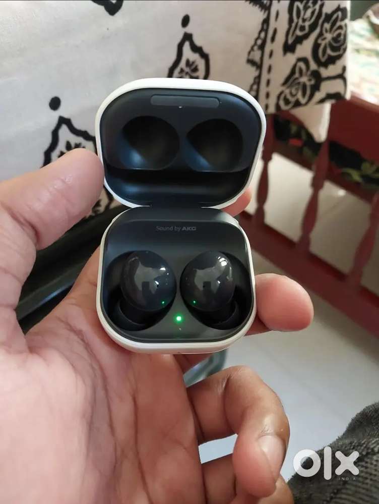 Samsung galaxy buds 2 just like new