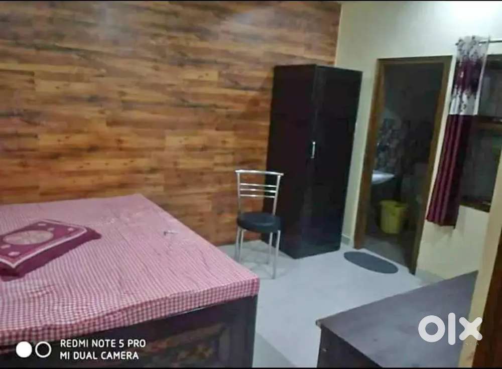 Fully Furnish Room Pilibhit Road Near Bajrang Dhaba