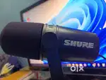 Shure MV7 Microphone with Manfrotto PIXI stand