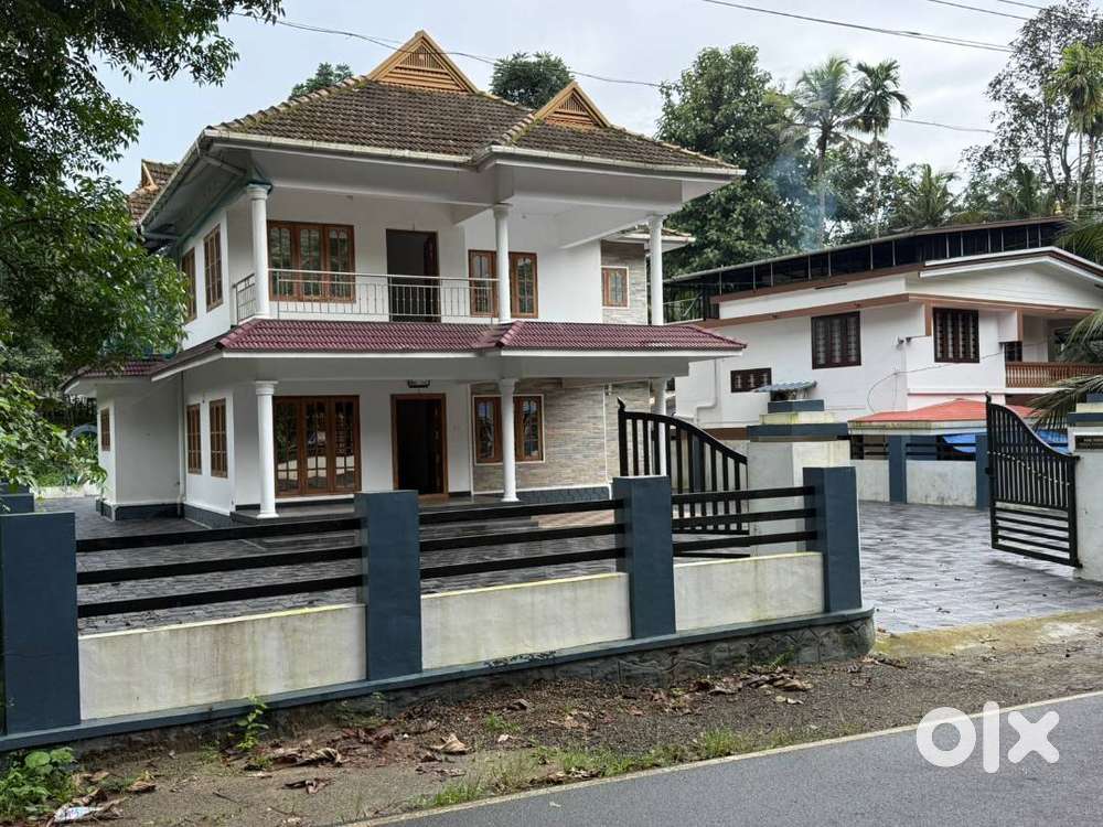 കുറവിലങ്ങാട് പള്ളിയ്ക്ക് സമീപം  ,21 Cent സ്ഥലവും ,വീടും വിൽപ്പനയ്ക്ക്