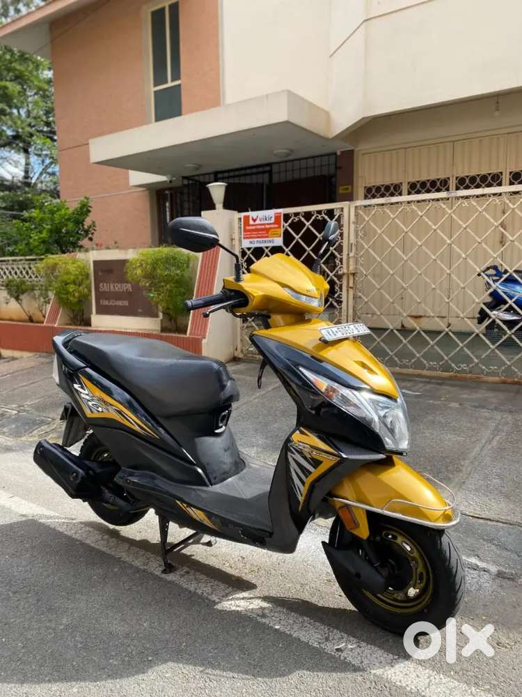Honda Dio Deluxe in showroom Condition