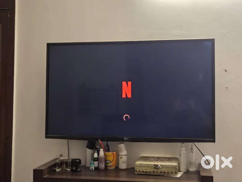 LG 43 inch smart TV for 12000