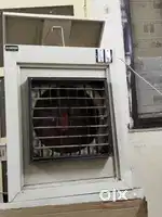 Cooler with motor pump working
