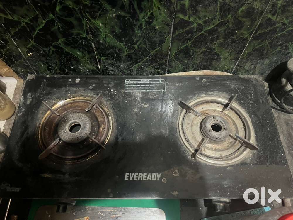 Gass stove and cylinder available