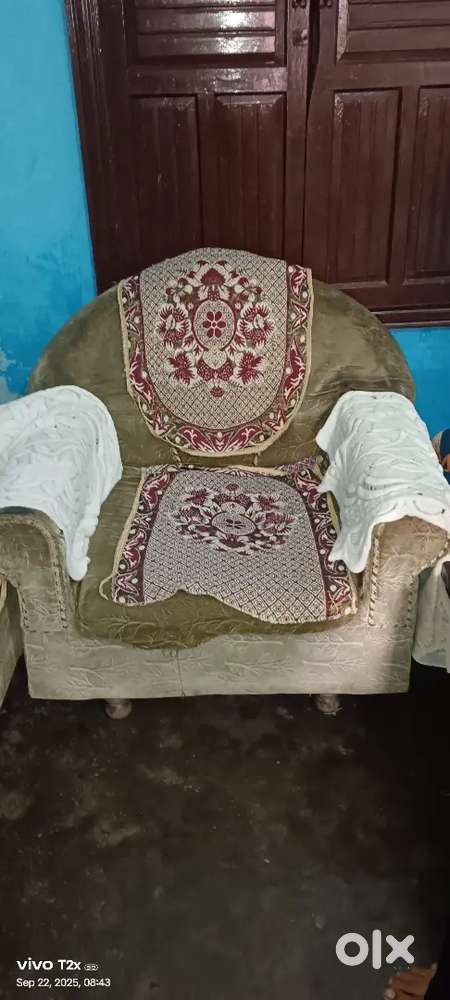 Sofa set with cover