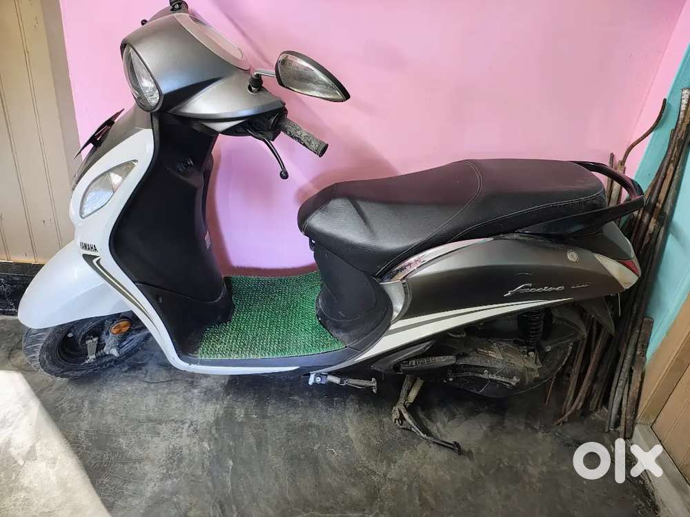 Yamaha Fascino sell fresh scooty