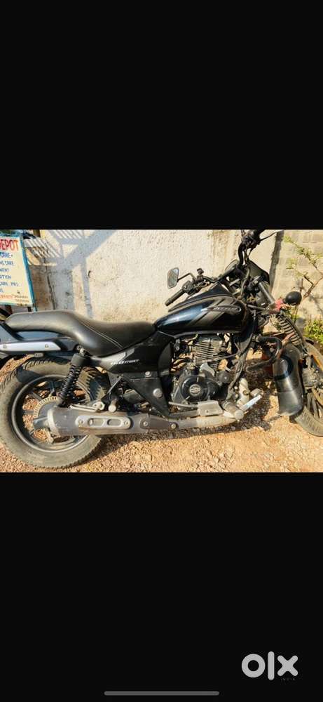 Bajaj avenger black edition