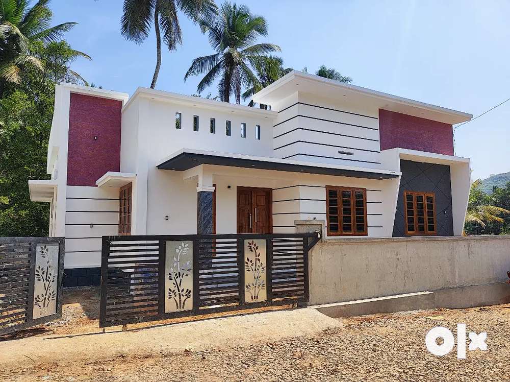 AN AMAZING NEW 3BED ROOM 1000 SQ FT HOUSE IN MANNUTHY, THRISSUR
