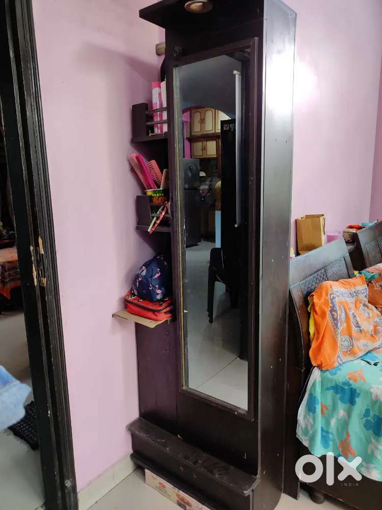 Dressing table,Diwan,centre table available for sale