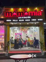 Chinese chef and momos banane wala