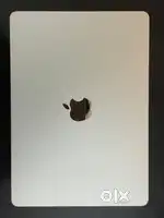 Brand new just one day used MacBook Air M4 16gb 256 Starlight