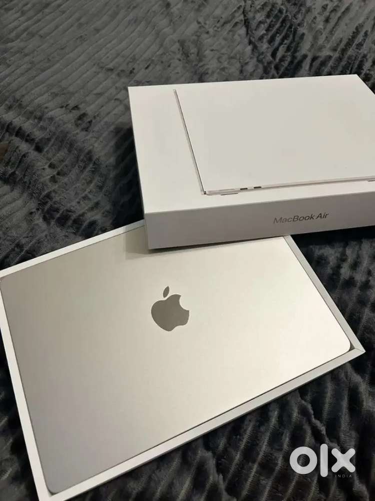 Macbook m3 15.3 Inches.