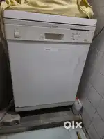 Dish washer