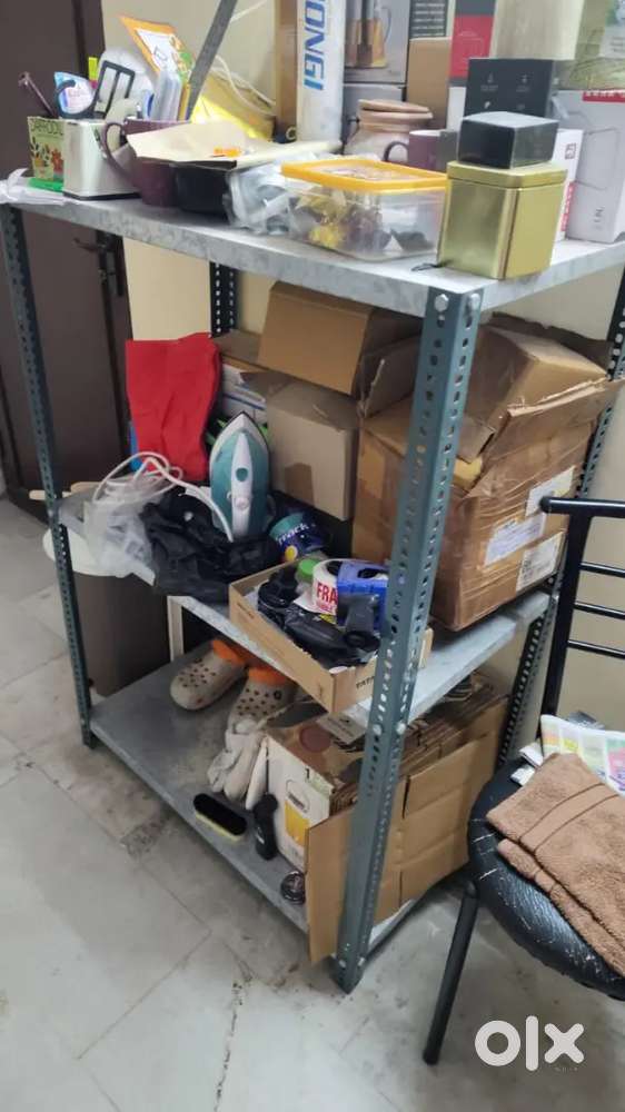 Steel rack with 3 shelves