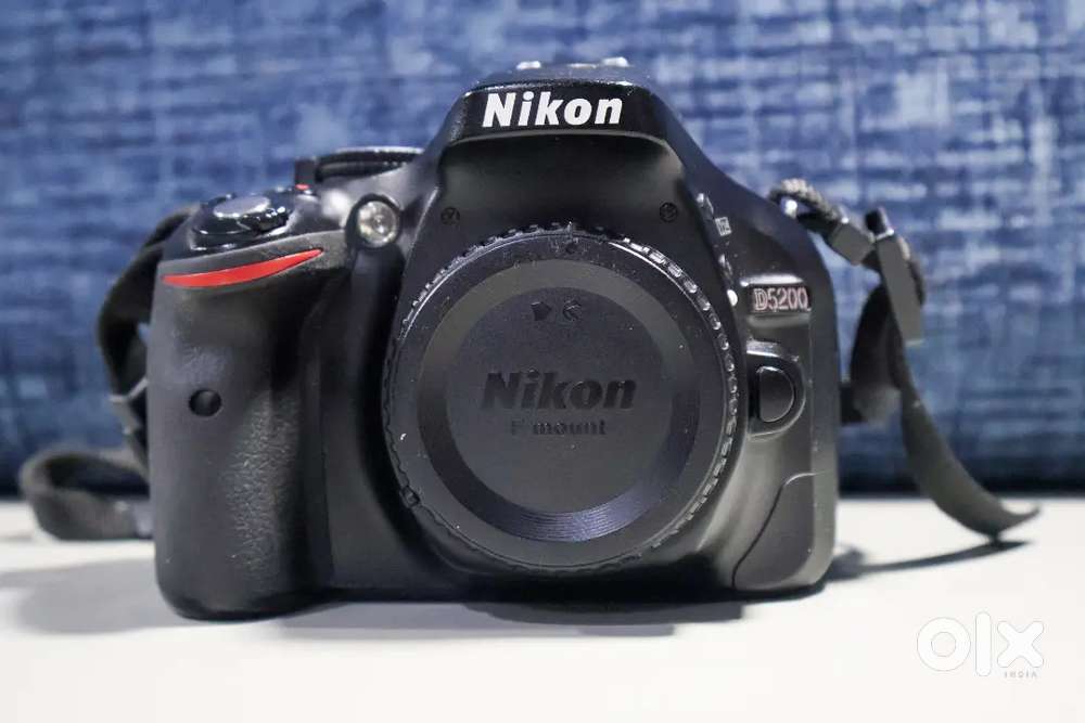 Complete Nikon D5200 Camera Bundle (Lens + Accessories)