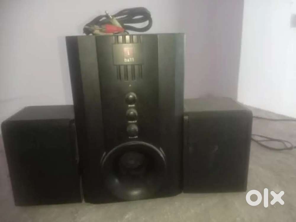 The item is an iBall Tarang 4.1 channel home audio speaker system.