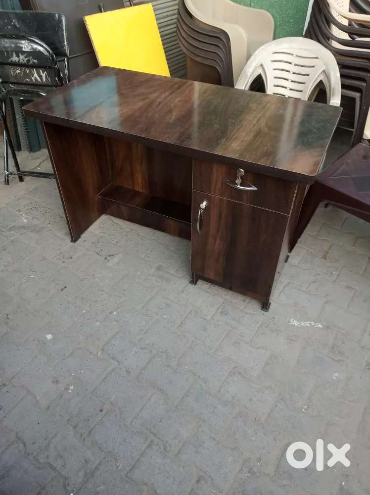 New office table avilable