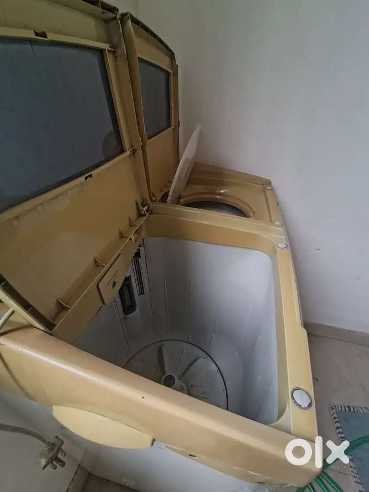 Whirpool semi automatic machine