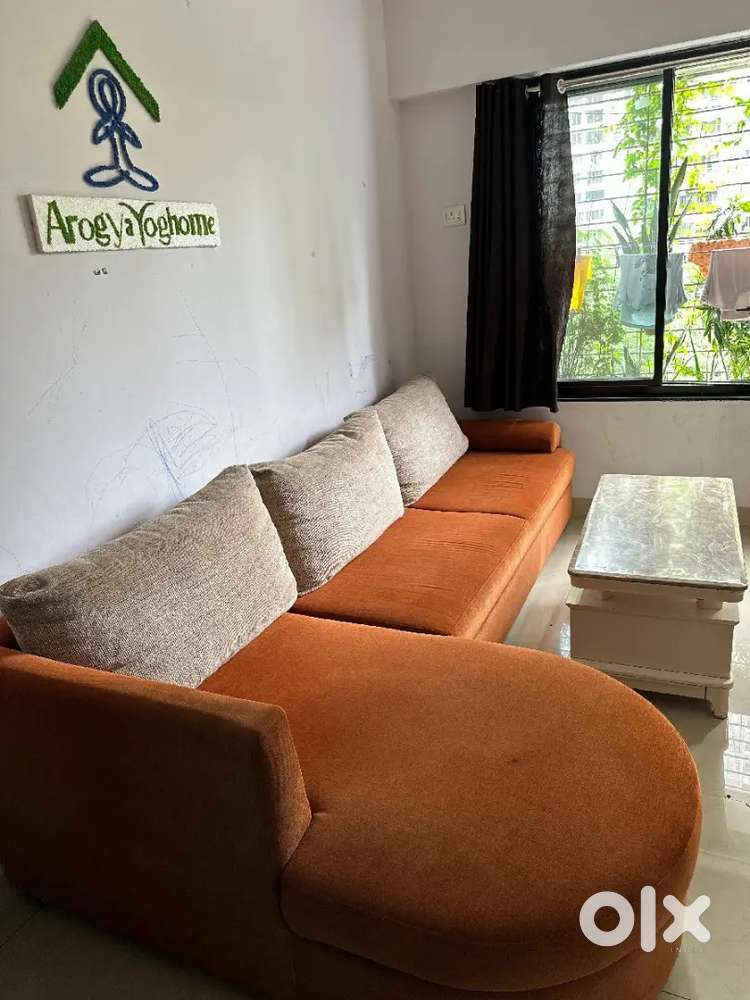 “good कंडीशन 5-Seater सोफा सेट – स्टाइलिश और कंफर्टेबल!”