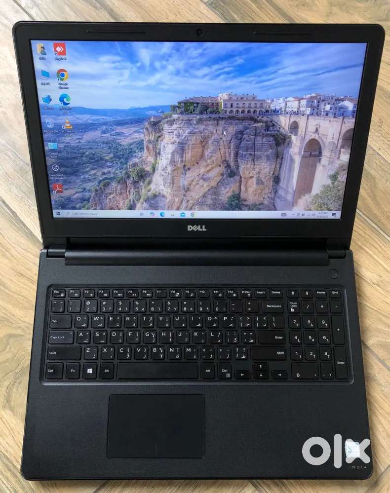 Dell laptop Intel core i3 7th Genretion 8Gb Ram 128gb Ssd 1Tb Hdd