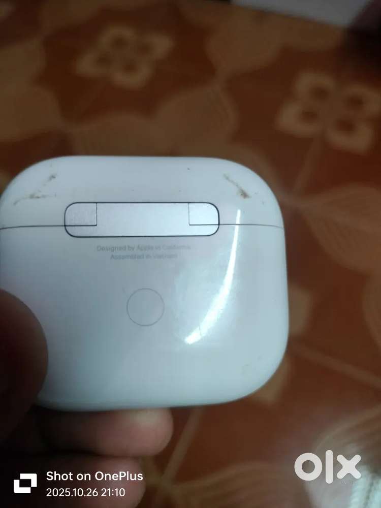 Apple earbuds