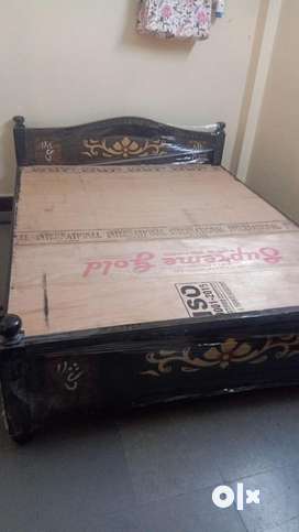 We give you best cot of queen size and fitting free at veryy cheap pri
