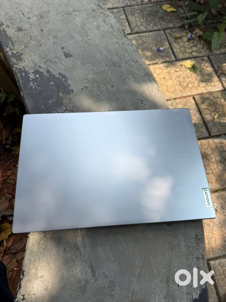 Lenovo v15 G4 AMD R3