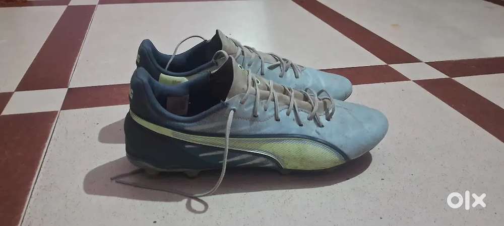 PUMA Football Shoes