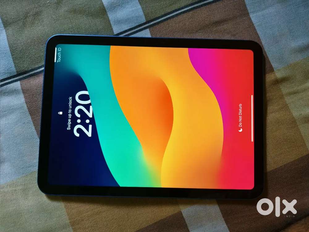 I Pad 10 gen with hard back cover and Amazon basic pencil