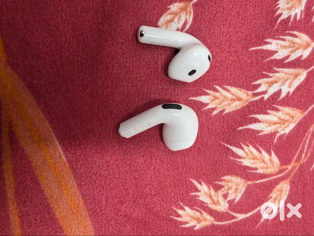 Apple airpods 4 with AnC