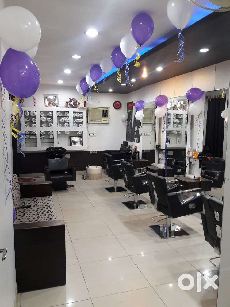 Experienced Barber Needed for Salon near Dadi Ka Phatak Jaipur