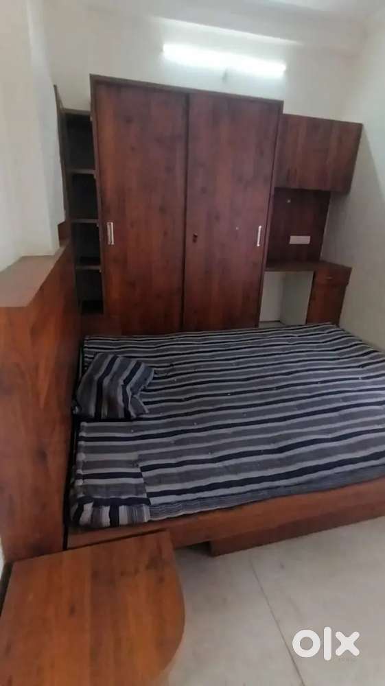 1 rk semi furnished in Kolar road